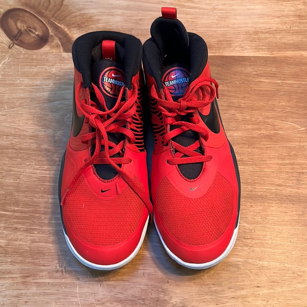 Nike Team Hustle Basketball Shoes